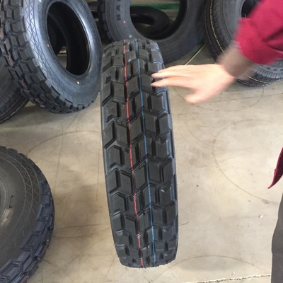 700R16 van de Busbanden van de bedrijfsvoertuigvrachtwagen Radiale LT. Truck Tires With-Buis