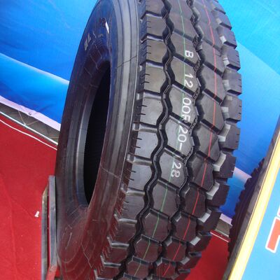 Garantieperiode 3 jaar of 120 banden voor vrachtwagens en bussen geschikt voor verschillende weersomstandigheden die prestaties en veiligheid bieden